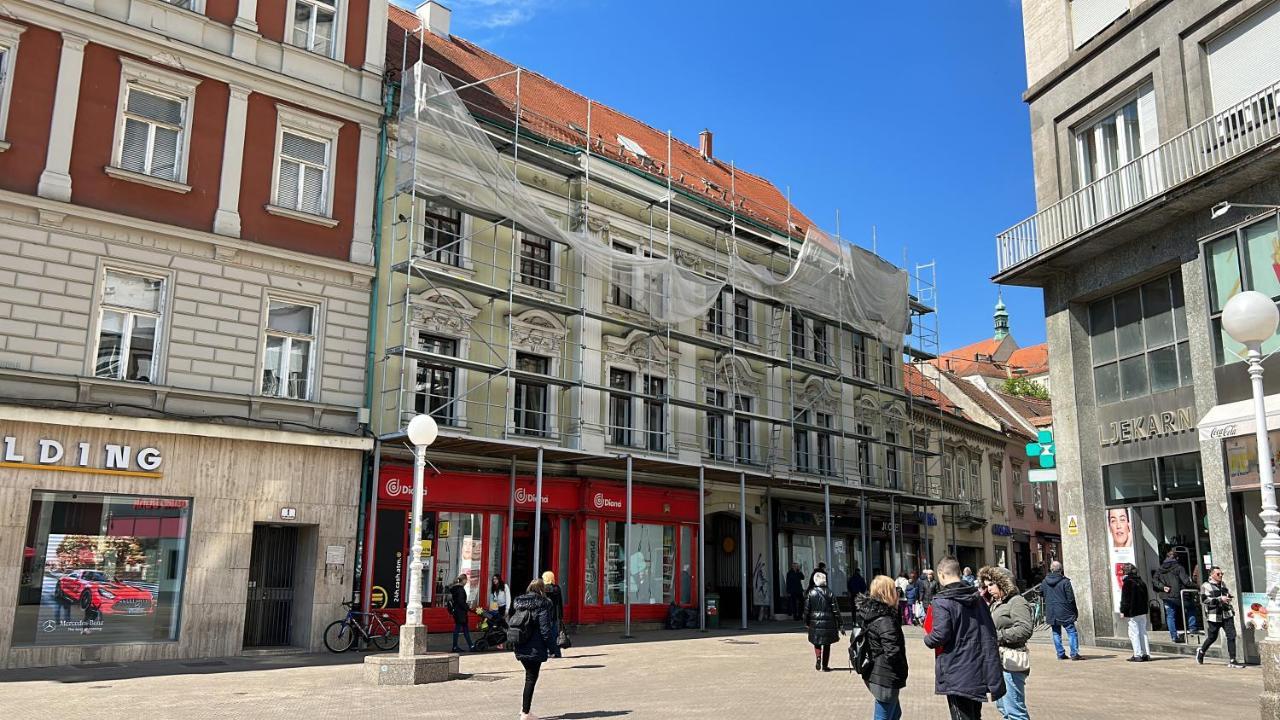 Appartement Green Gallery On A Main Square à Zagreb Extérieur photo